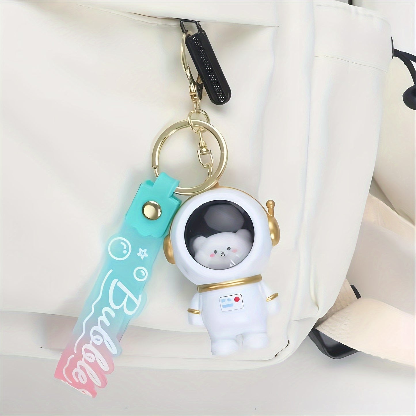 Cute Astronaut Bear Night Light Keychain - Glowing Space-Themed Backpack Charm for Couples, Students & Gifts
