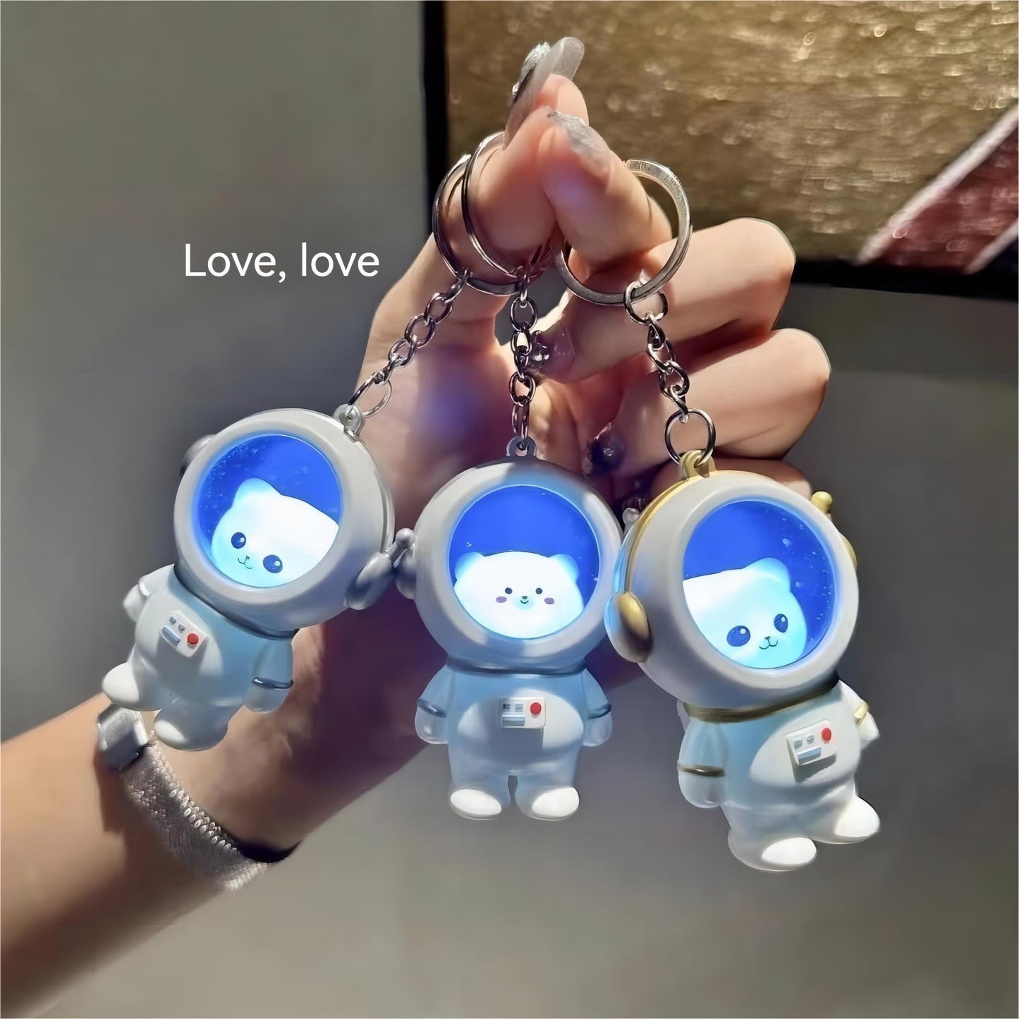 Cute Astronaut Bear Night Light Keychain - Glowing Space-Themed Backpack Charm for Couples, Students & Gifts