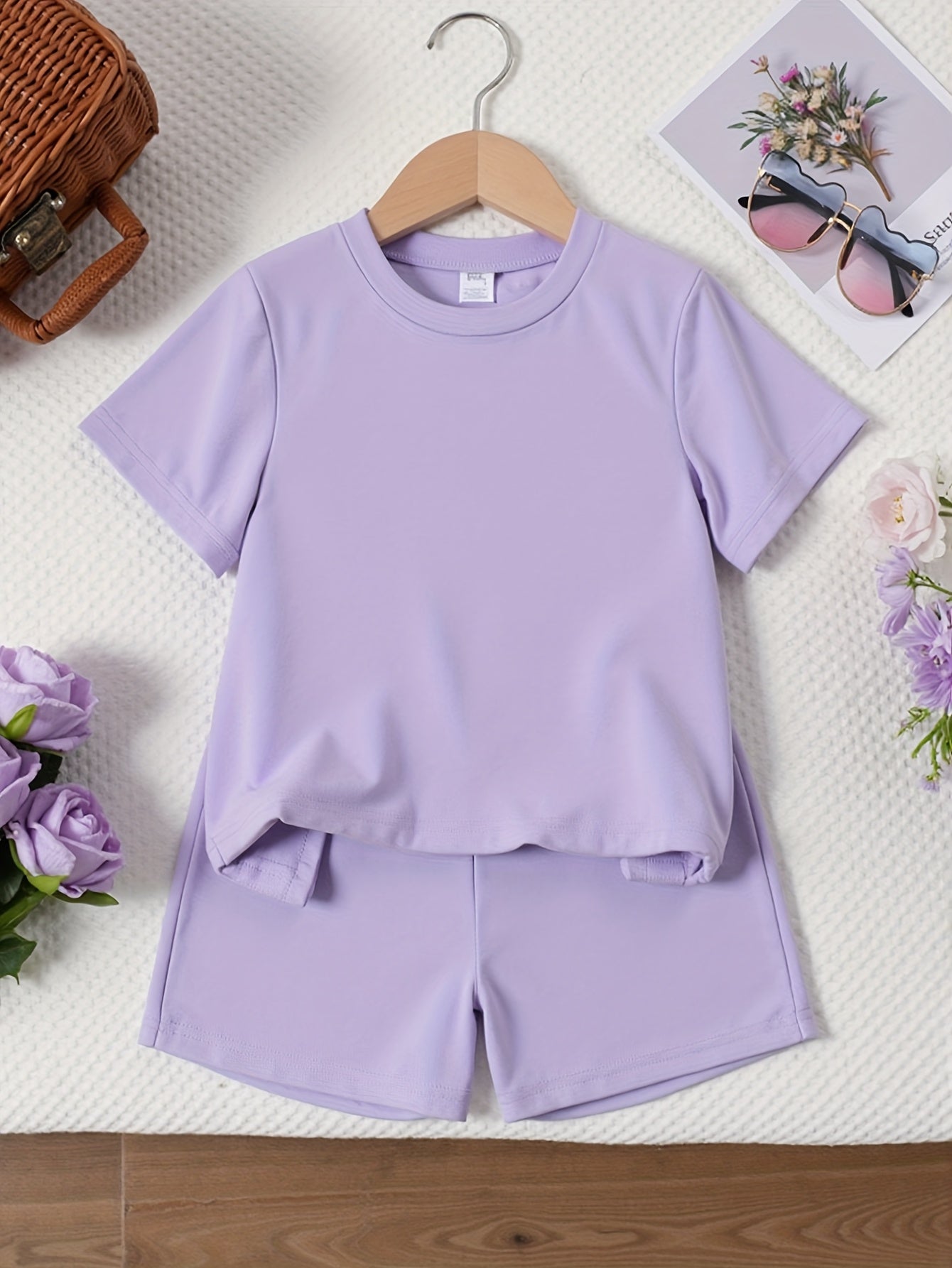 Girls' T-shirt for Medium and Small Children, Comfortable Simple Daily Sports Princess English Crown Print Round Neck Short Sleeve Shorts Casual Suit, Perfect for Outdoor