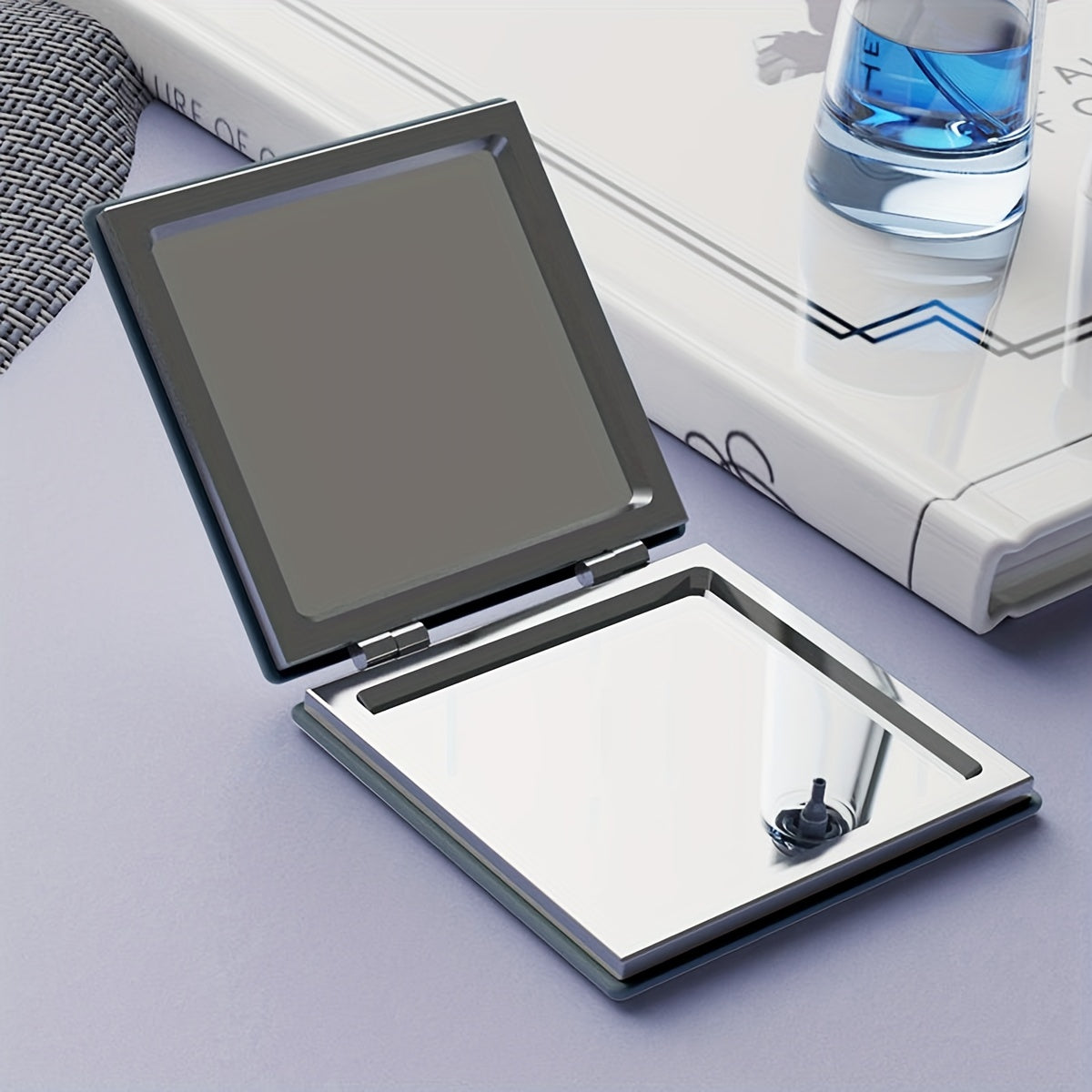 Cute Bear-Themed Folding Makeup Mirror - Portable, No-Battery Compact for Travel & Touch-Ups