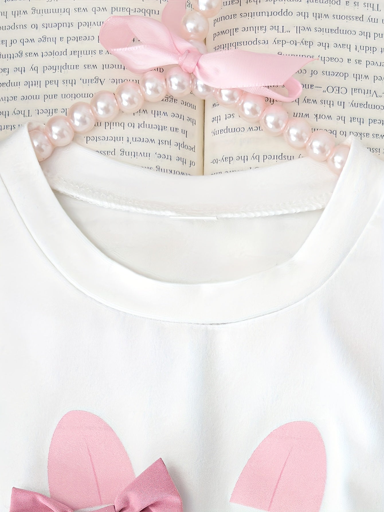 Girls' New Summer Fashion Round Neck Kitten Pattern 3D Bow T-Shirt Top + Bow Half Skirt Shorts Two-Piece Set Cute Style, Perfect for Outdoor