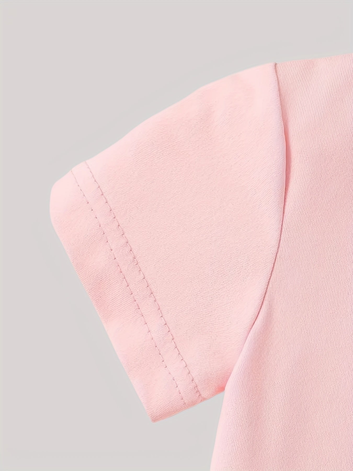 Comfortable T-Shirt for Girls, Simple And Casual for Daily Sports, Featuring a Cute Rabbit Print with Fun Lines in a Short-Sleeve And Shorts Set, for Outdoor