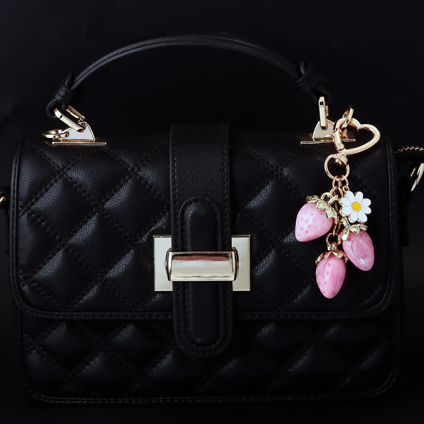 Cute Strawberry Bag Pendant Keychain Kawaii Heart Flower Daisy Key Chain for Women Girs Bag Purse Pendant Accessories Gift