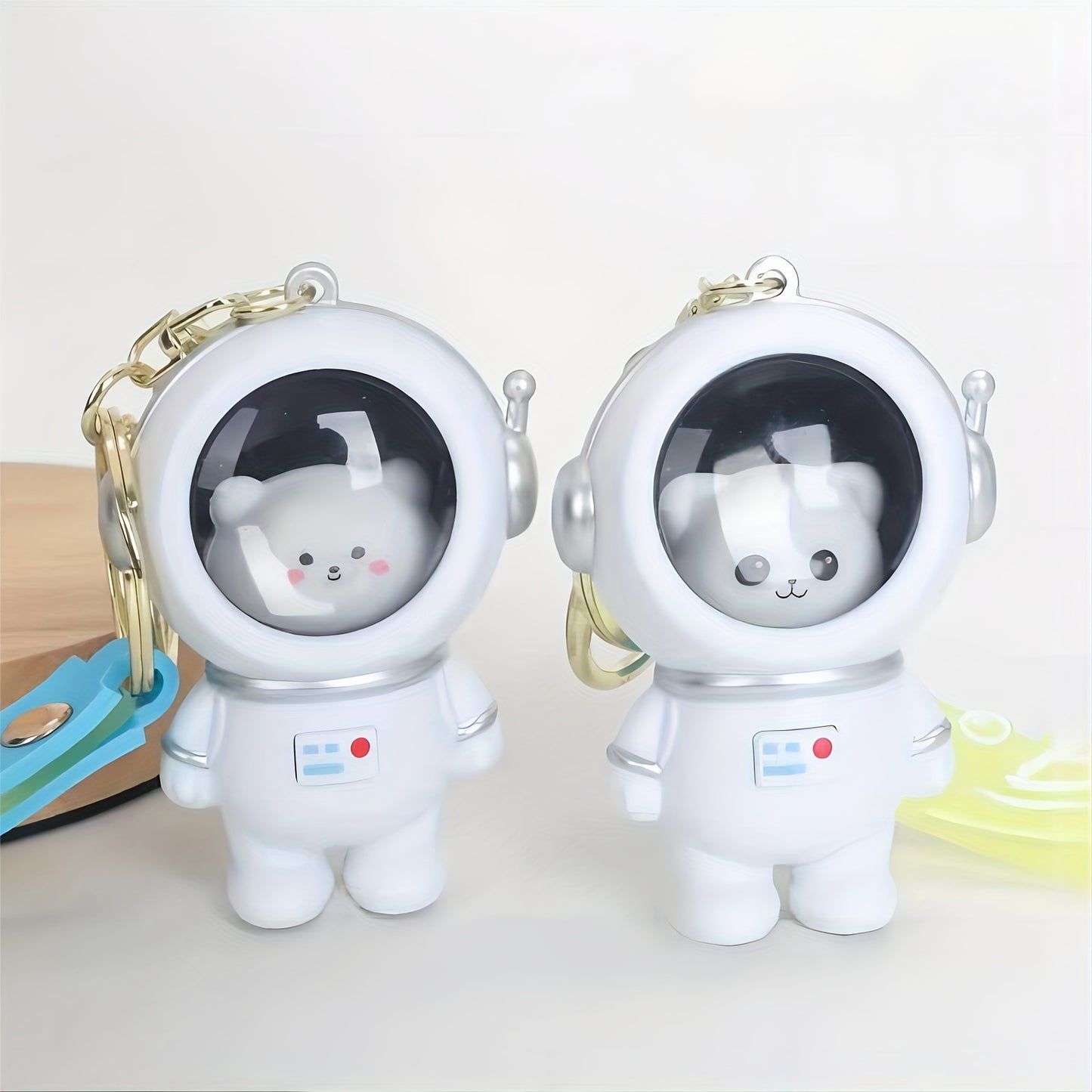 Cute Astronaut Bear Night Light Keychain - Glowing Space-Themed Backpack Charm for Couples, Students & Gifts