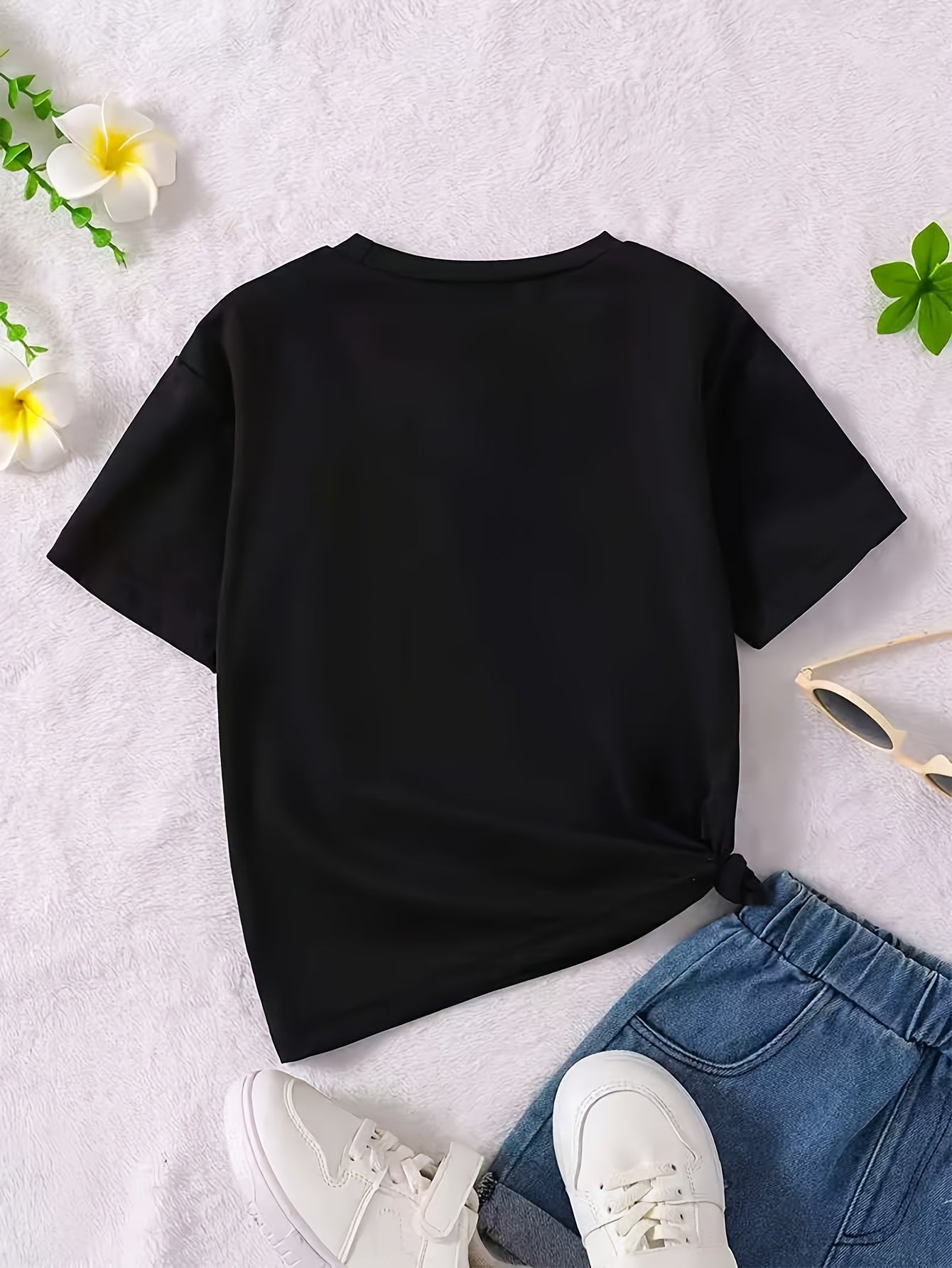 Spring And Summer Short-Sleeve Top for Girls, Featuring a Simple Sporty, Casual, And Comfortable Style with a Five-Petal Purple Flower And Letter Pattern Print