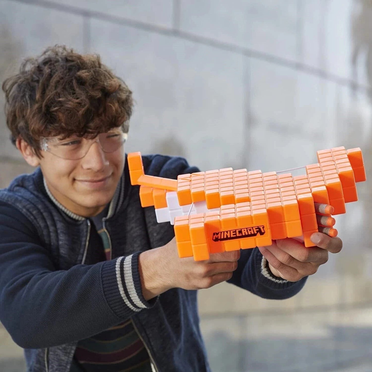 Hasbro Nerf Minecraft Pillager's Crossbow Dart-Blasting Crossbow, Real Crossbow Action, Includes 3 Official Elite Darts 42787