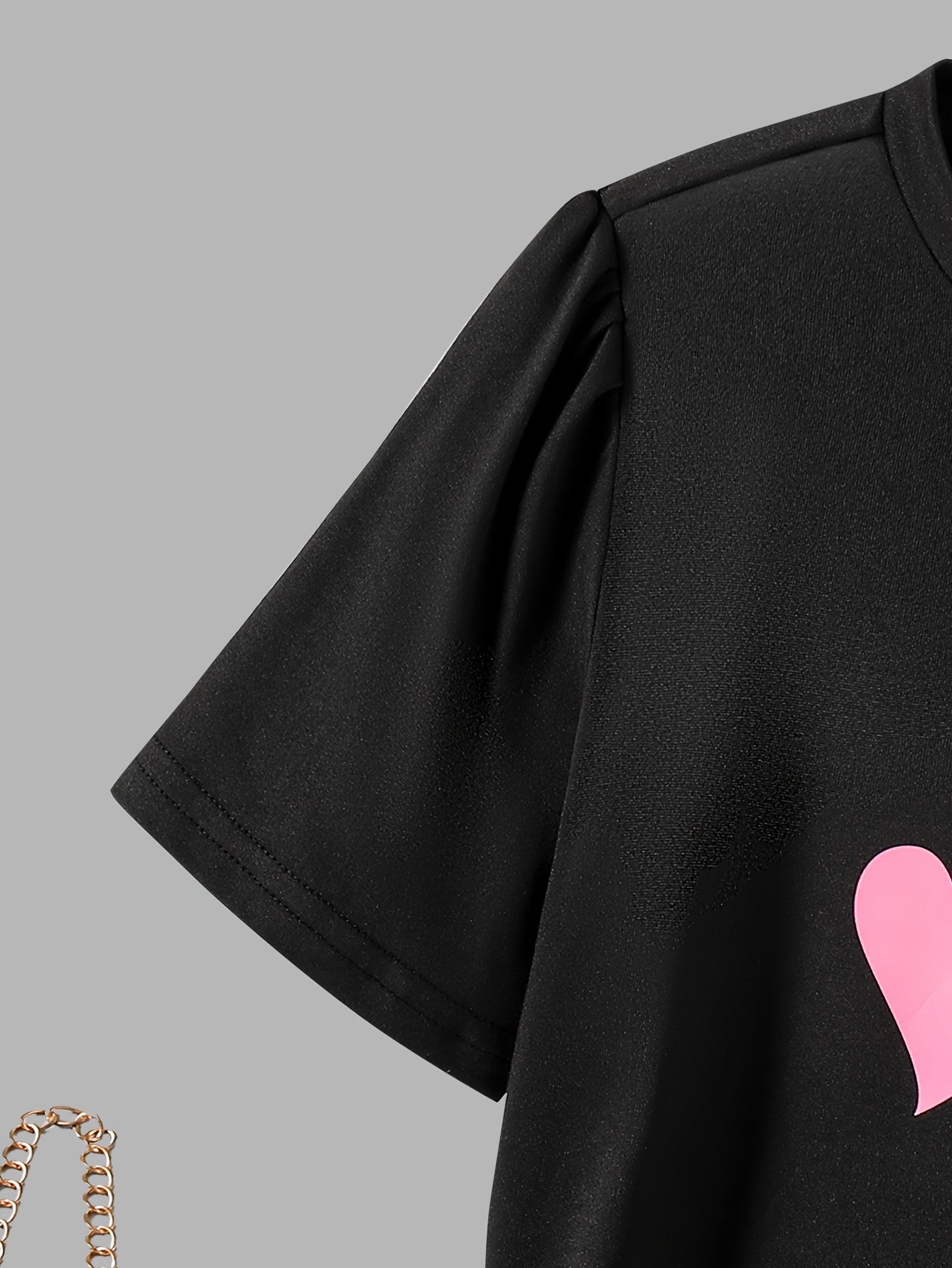 Girls' Fashion Summer Black Heart Short Sleeve Top + Heart Pants Two-Piece Set, Perfect for Outdoor