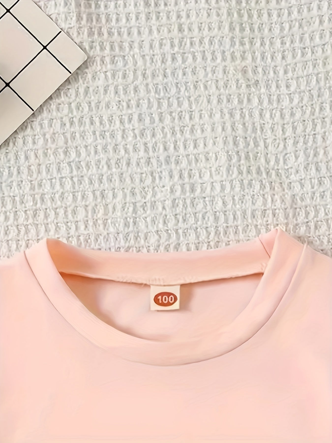 Spring And Summer Short-Sleeve Top for Girls, Featuring a Simple Sporty, Casual, And Comfortable Style with a Five-Petal Purple Flower And Letter Pattern Print